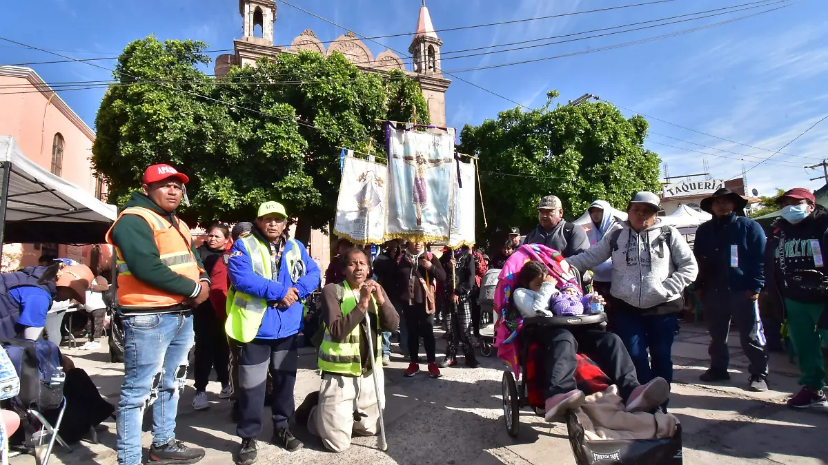 Peregrinos.- Ricardo Sanchez.- El Sol de Irapuato (4)